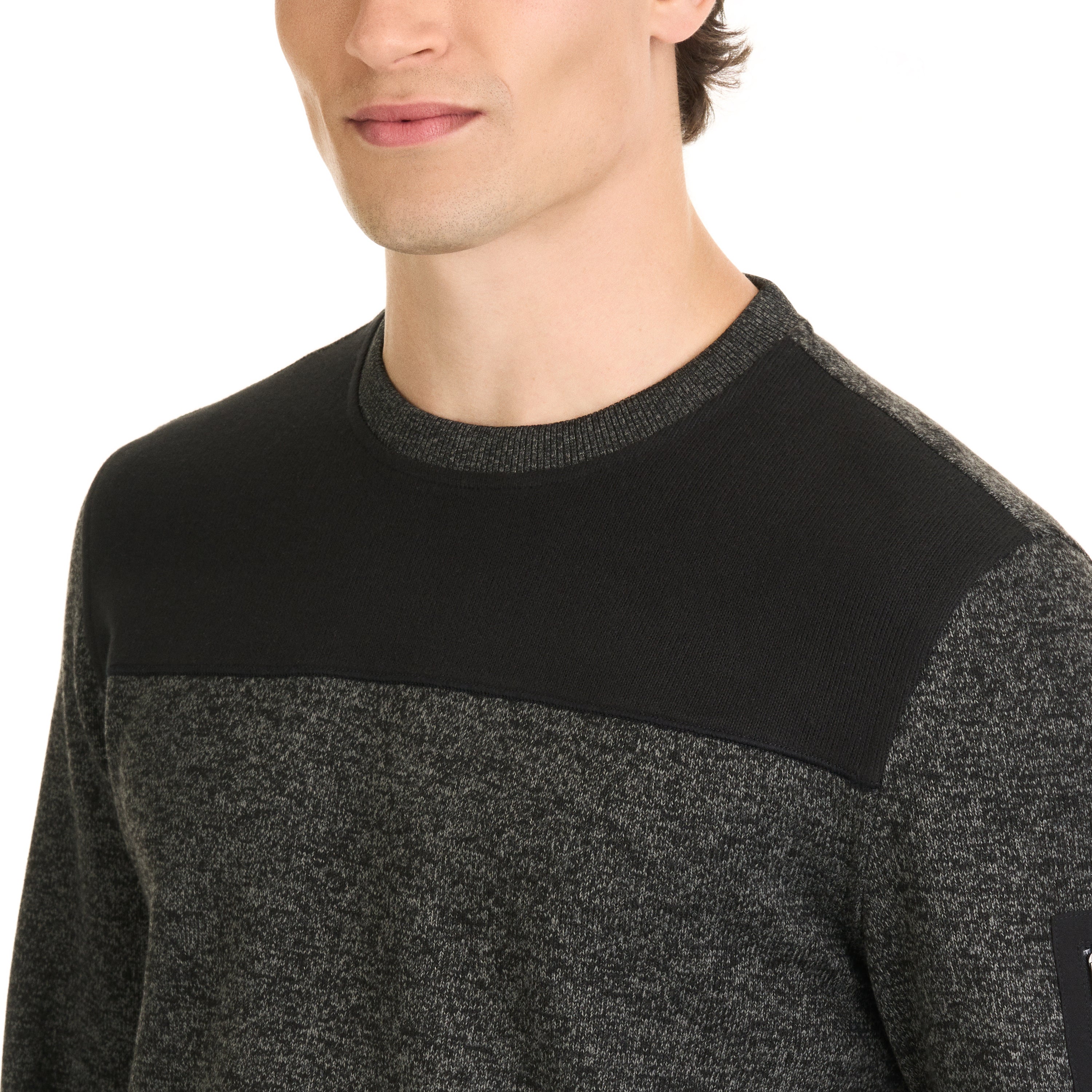 Essential Sweater Fleece Blocked Pocket Crew – Regular Fit