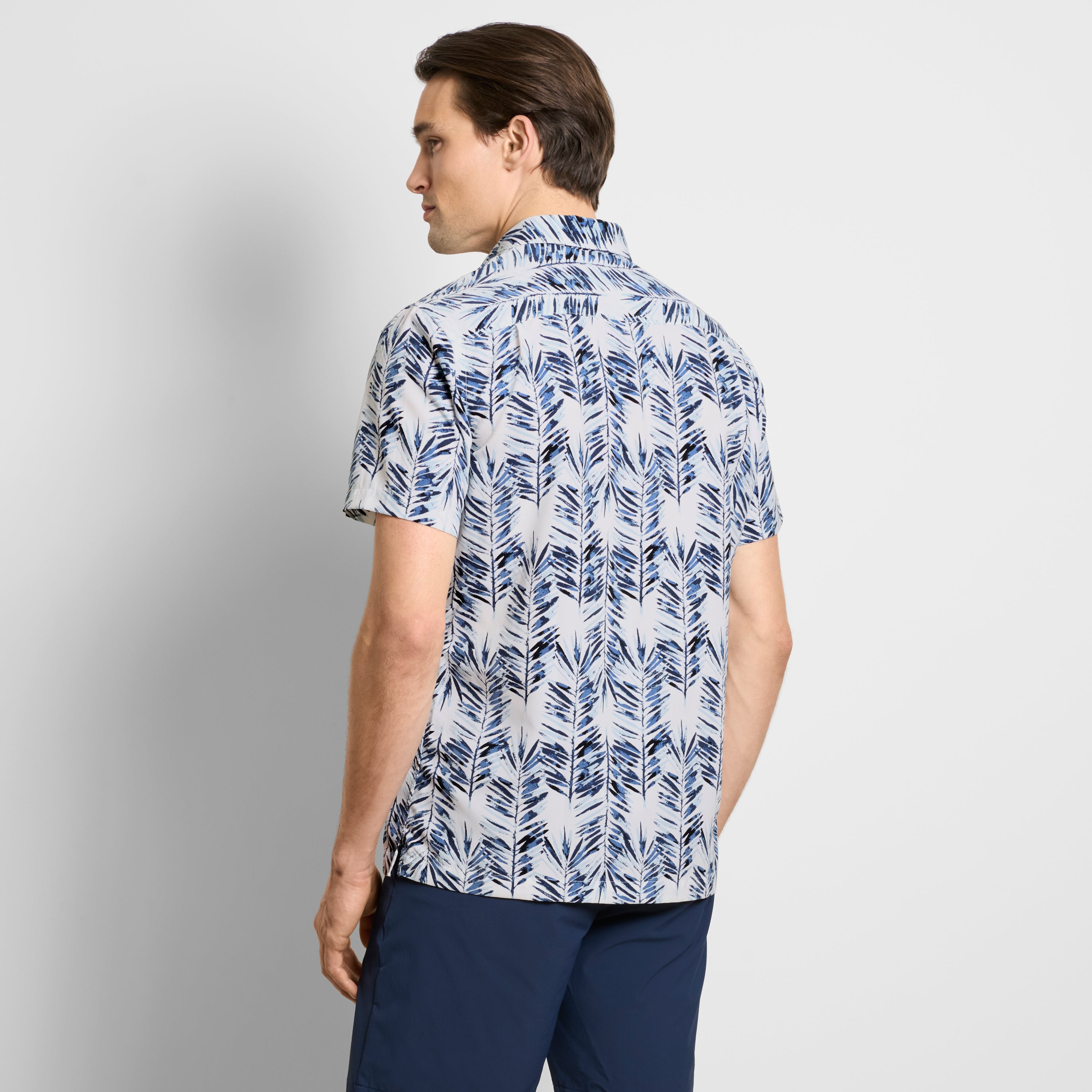 Weekend Short Sleeve Camp LG Fern Print Shirt