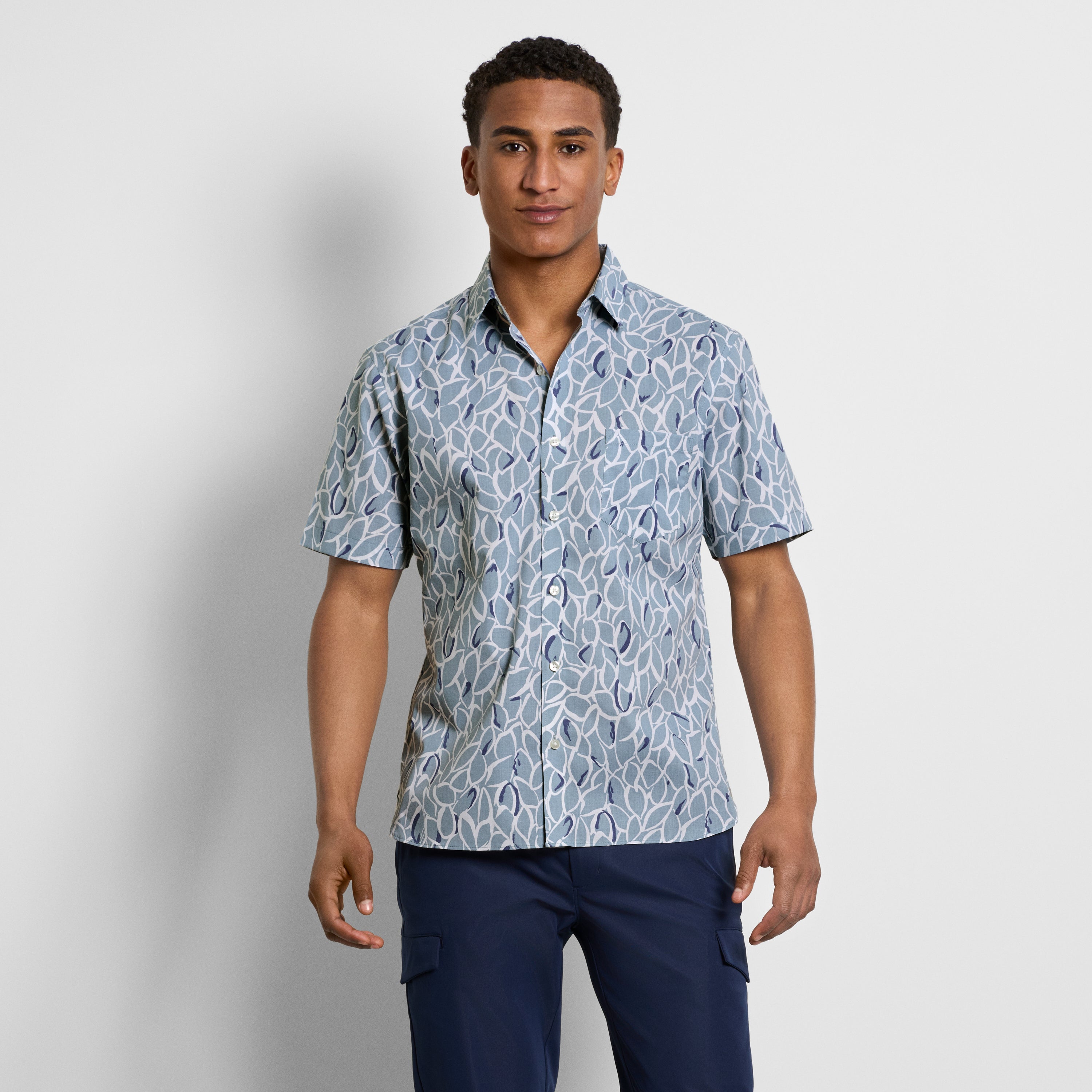Folsen Short Sleeve Stain Shield Shirt Bold Leaf Print - Slim Fit