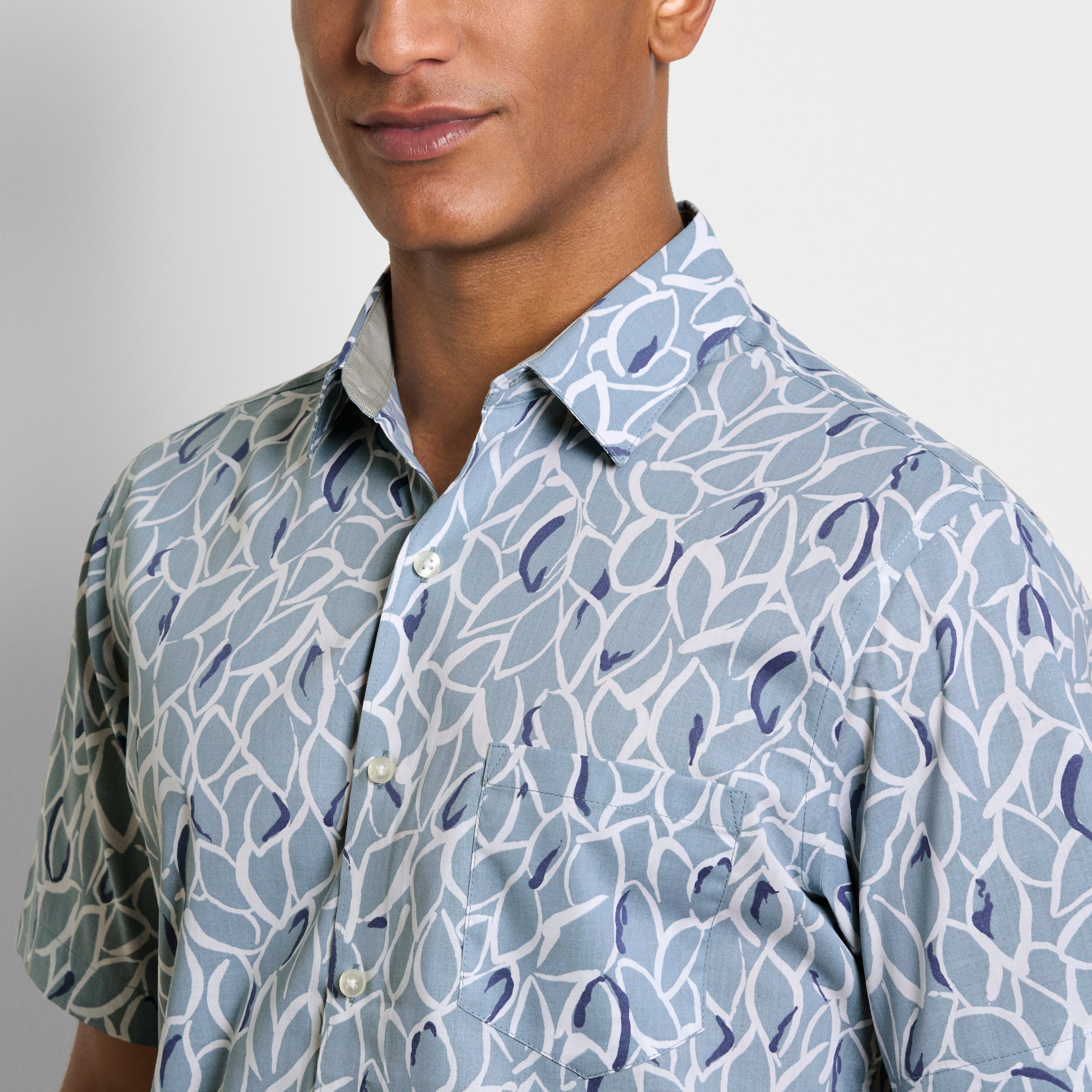 Folsen Short Sleeve Stain Shield Shirt Bold Leaf Print - Slim Fit