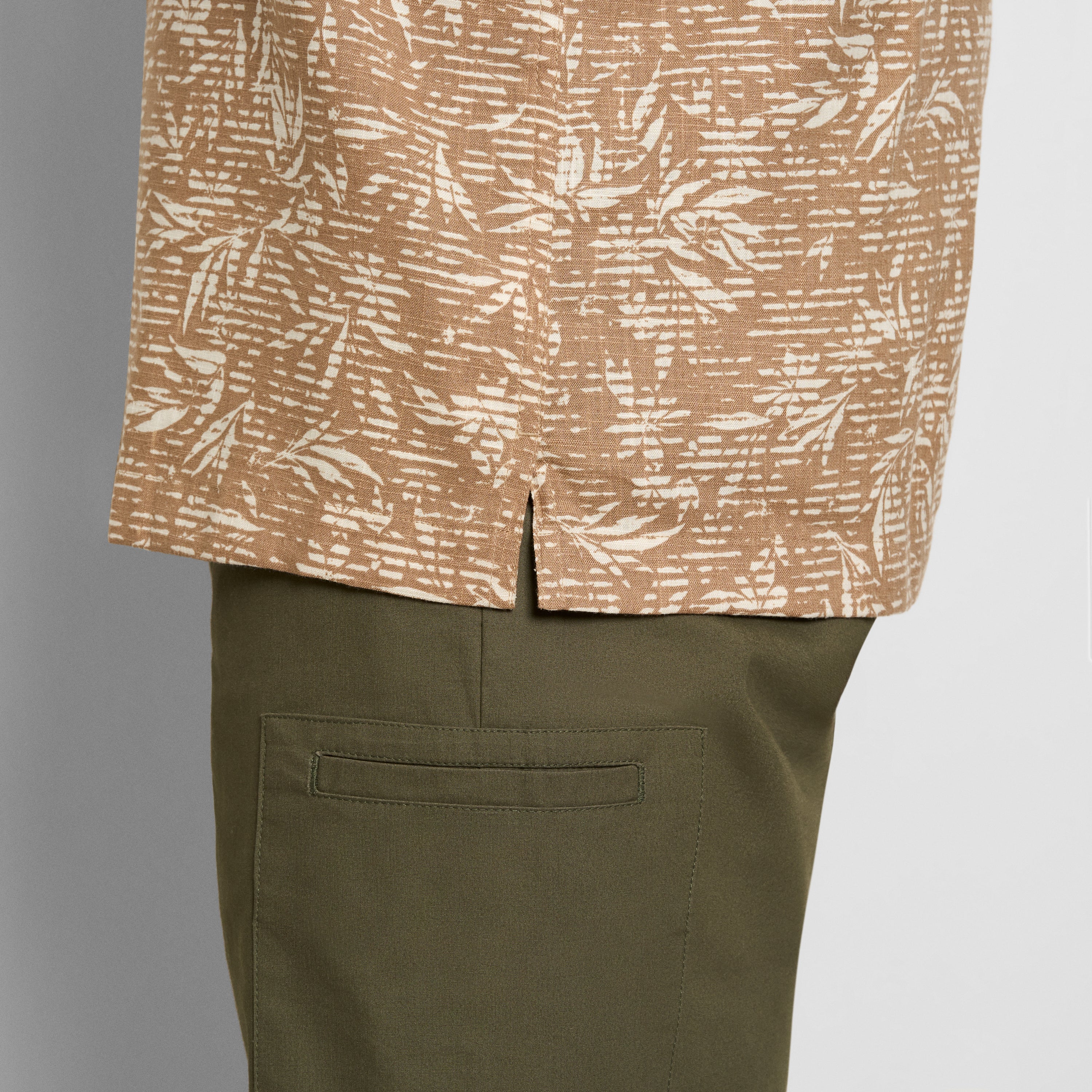 Leaf Print Texture Camp Shirt
